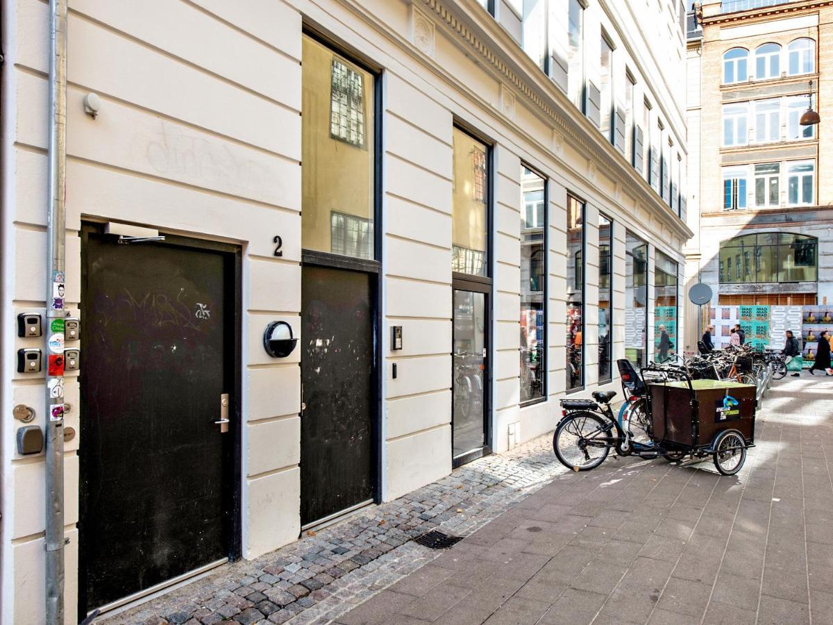 Sanders Leaves - Pleasant Four-Bedroom Apartment In Downtown Köpenhamn Exteriör bild
