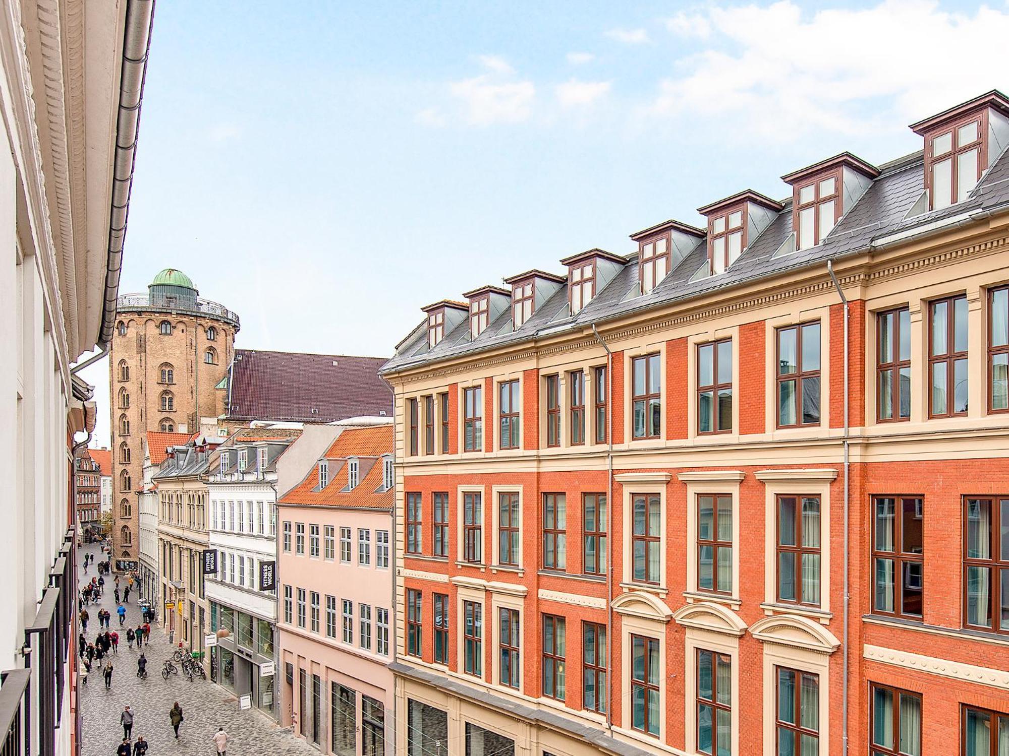 Sanders Leaves - Pleasant Four-Bedroom Apartment In Downtown Köpenhamn Exteriör bild